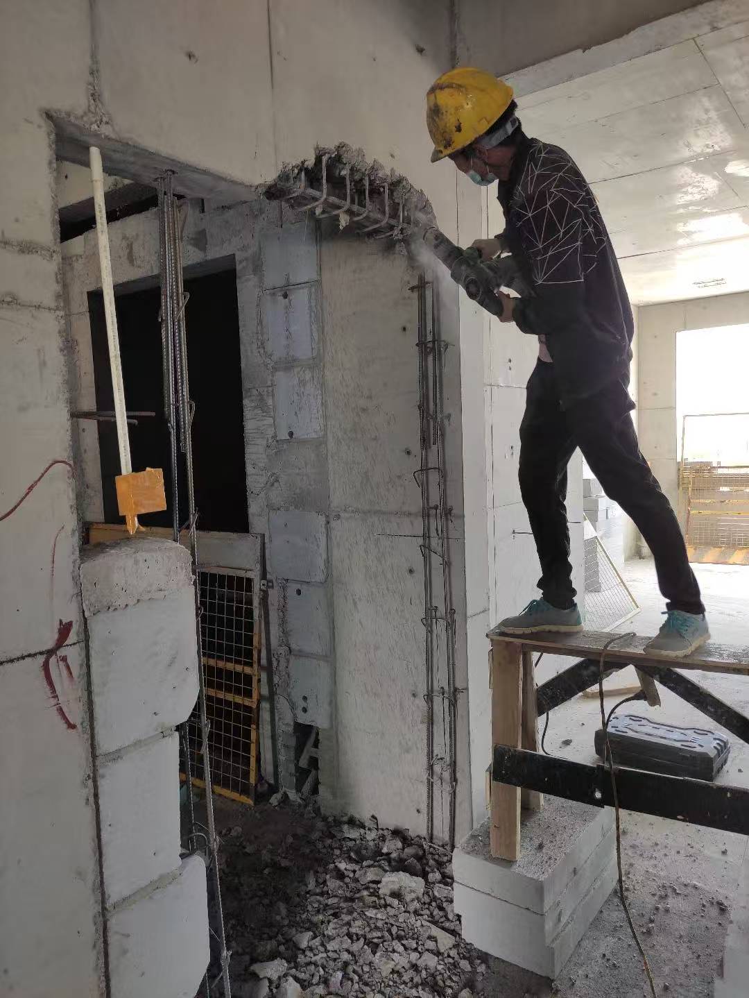 乌兰察布旧房改造房屋如何加固
