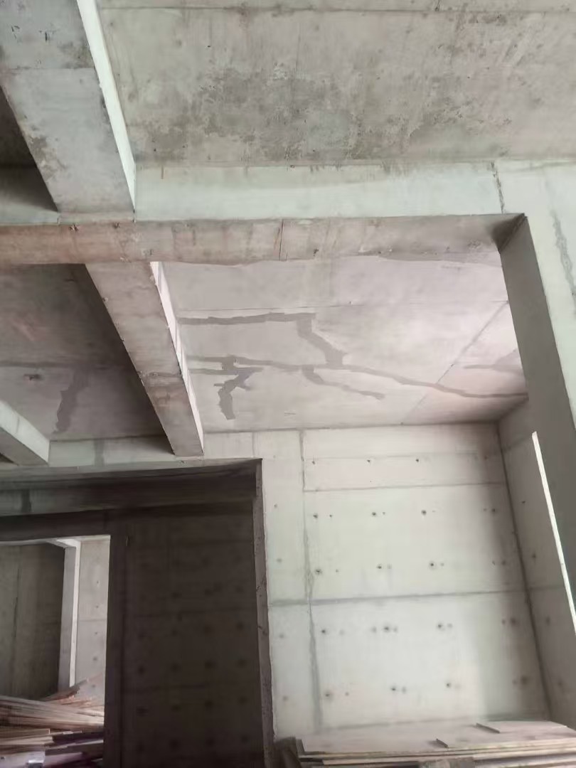 乌兰察布房屋顶楼开裂怎么处理